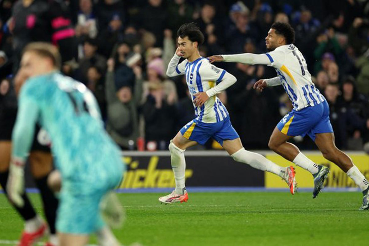 Chelsea Dibantai Brighton 0-3, Minteh Cetak Dua Gol